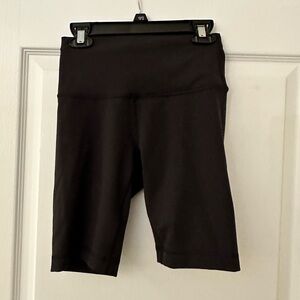 Lululemon high rise shorts 6”